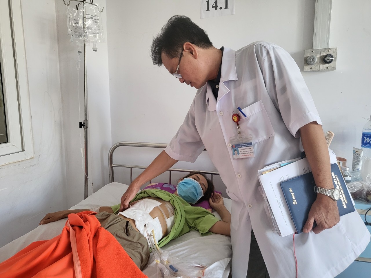 mac benh whitmore anh 1