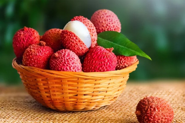 Nhung loai qua nguoi lon tuoi nen han che an hinh anh