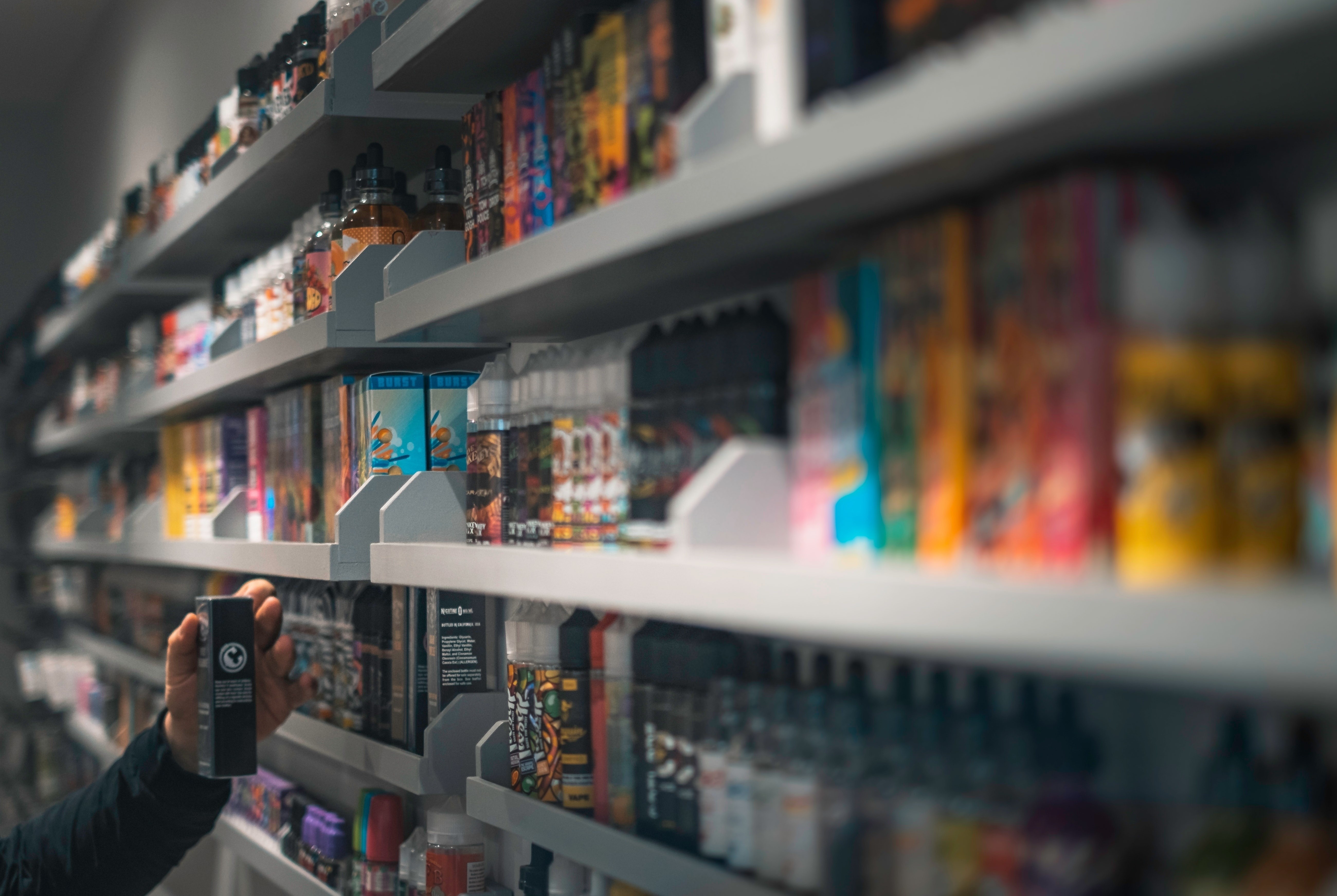 Thuoc la the he moi van chua duoc quan ly hinh anh