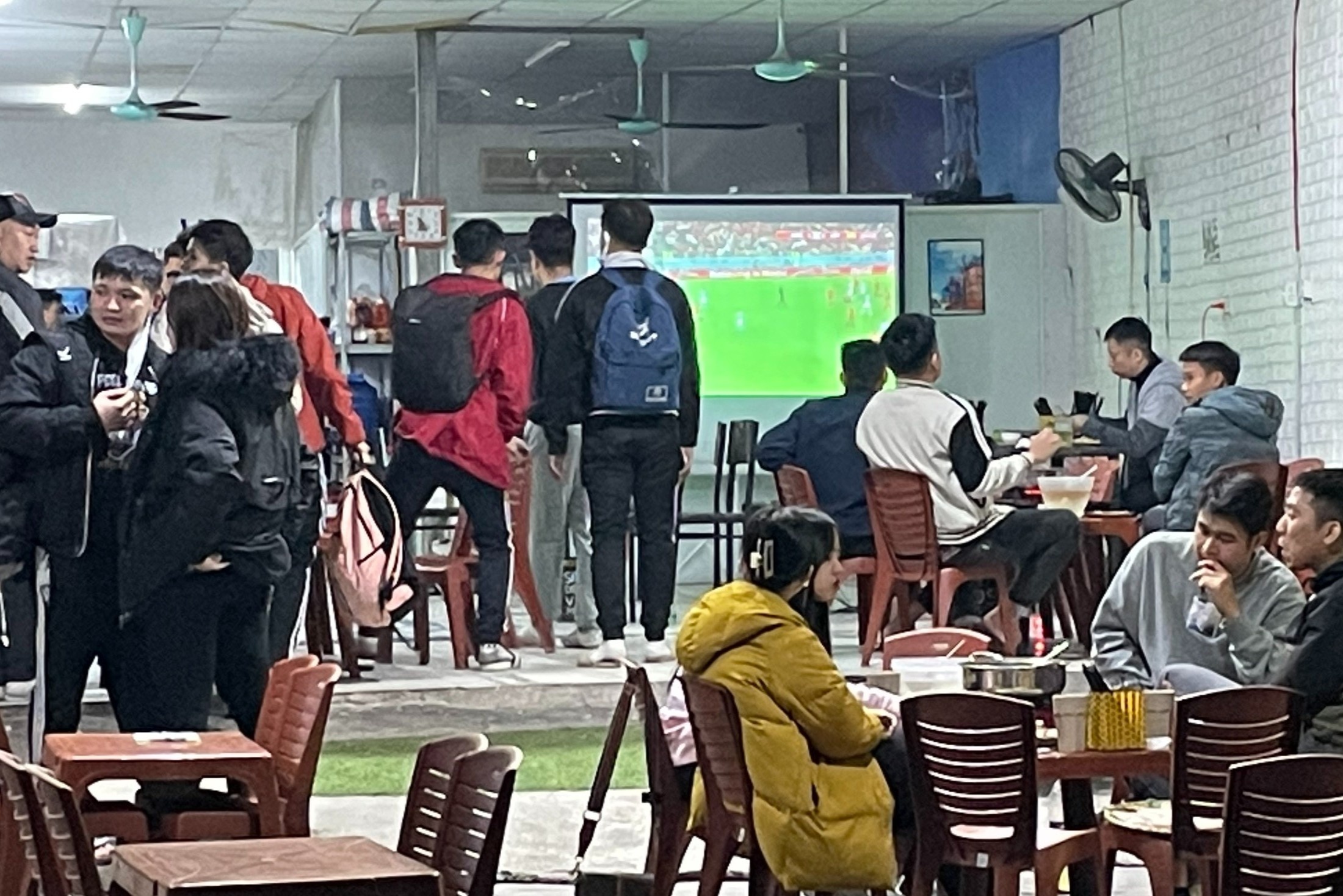 nhậu cùng world cup ảnh 2 nhau cung world cup anh 2