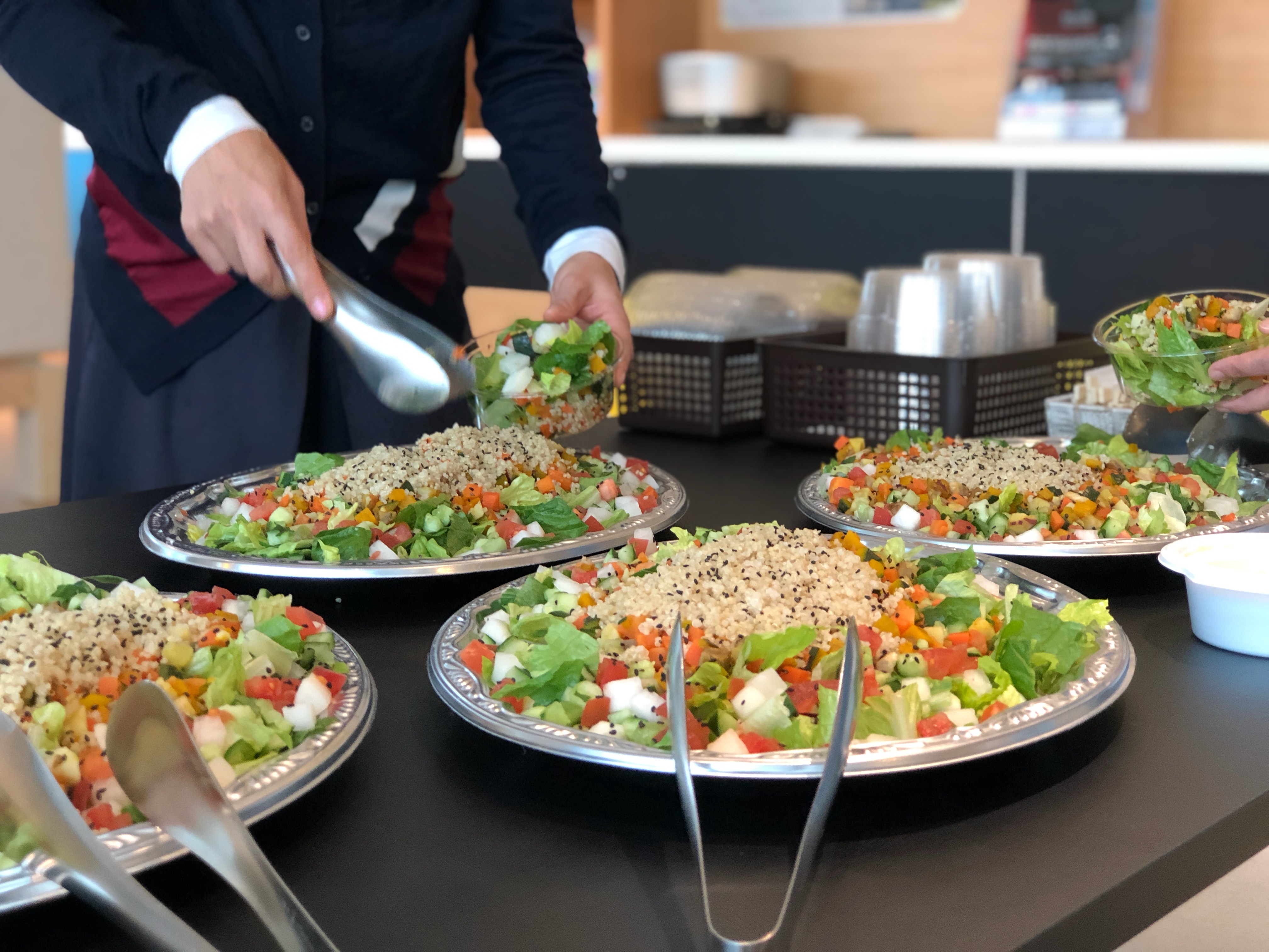 dong nghiep an lanh manh anh 1