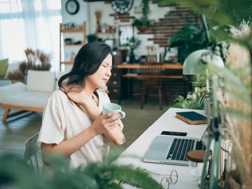 Thoi quen gay benh thoai hoa cot song co nhieu nguoi de mac hinh anh