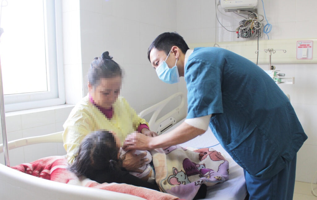 tre nga xuong be nuoc anh 1