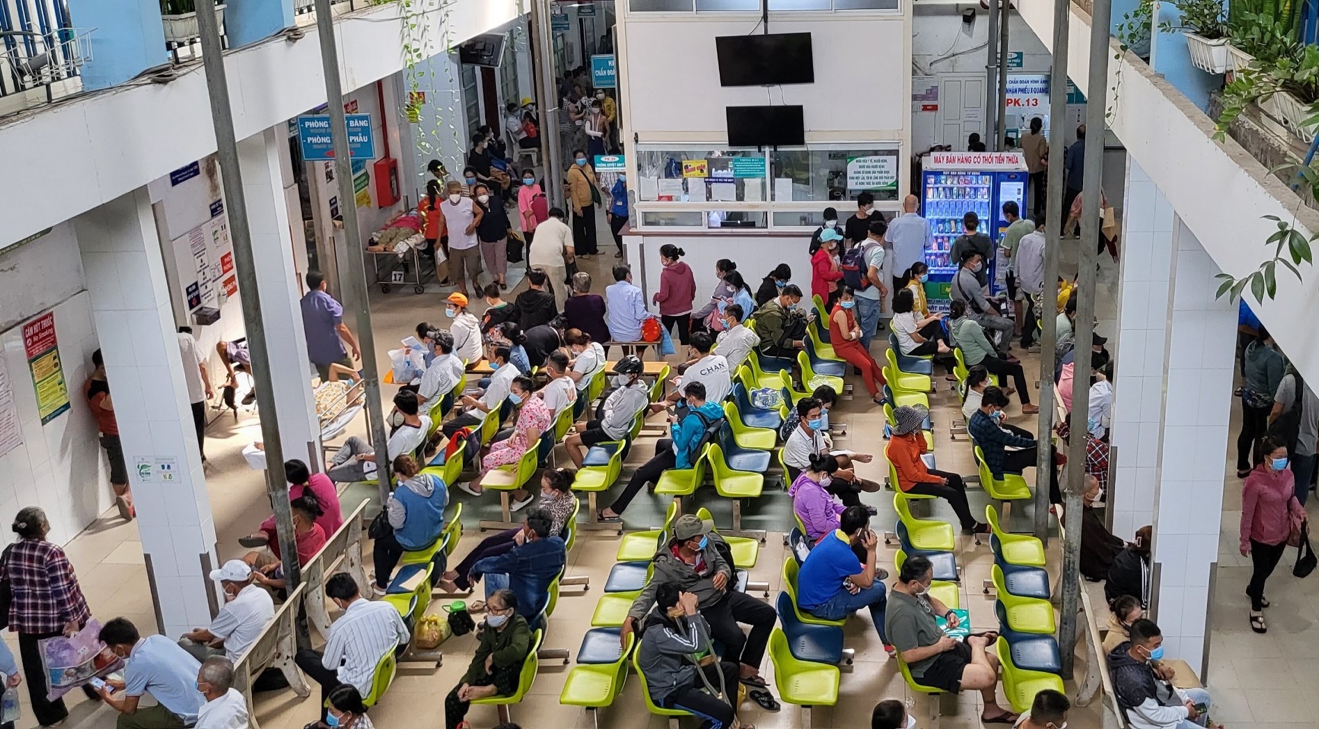 Thuong Tet cua bac si: Noi tram trieu dong, cho tu choi chia se hinh anh