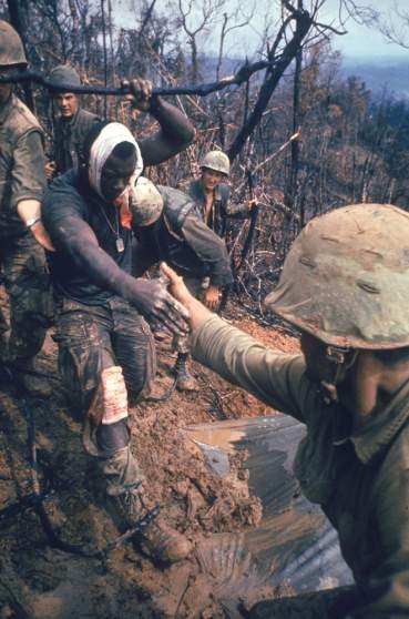 Rất nhiều binh sĩ Mỹ bị thương trong chiến dịch Prairie ở khu vực phi quân sự, xảy ra trong tháng 10/1966.