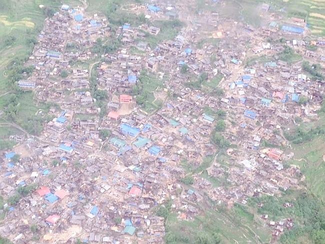 Hàng loạt ngôi nhà ở vùng Gorkha, Nepal, đổ sập sau trận động đất. Ảnh chụp hiện trường từ không trung do cựu Thủ tướng Nepal, ông  Baburam Bhattarai, chia sẻ trên mạng xã hội. Ảnh: news.com.au