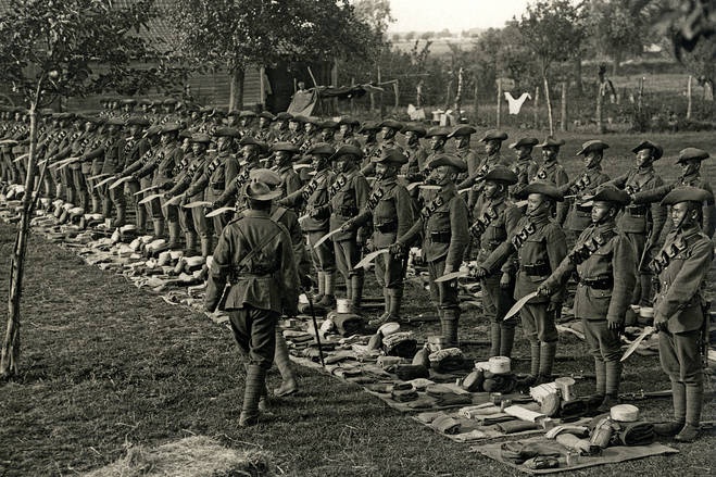 Những chiến binh người Gurkha từng tham gia quân đội Anh và Ấn Độ trong nhiều thập kỷ. Ảnh: WSJ