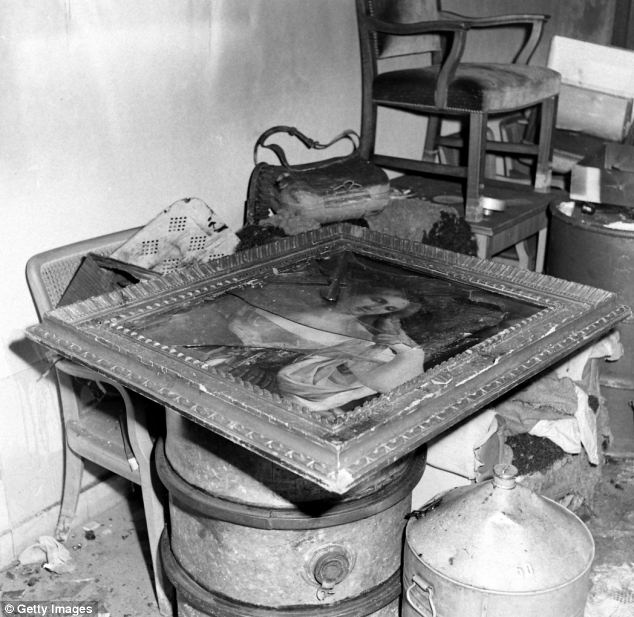 Một bức họa về người phụ nữ thế kỷ 16, được cho là xuất xứ từ bảo tàng ở Milan (Italia), là vật trang trí trong căn hầm kiên cố của Hitler.