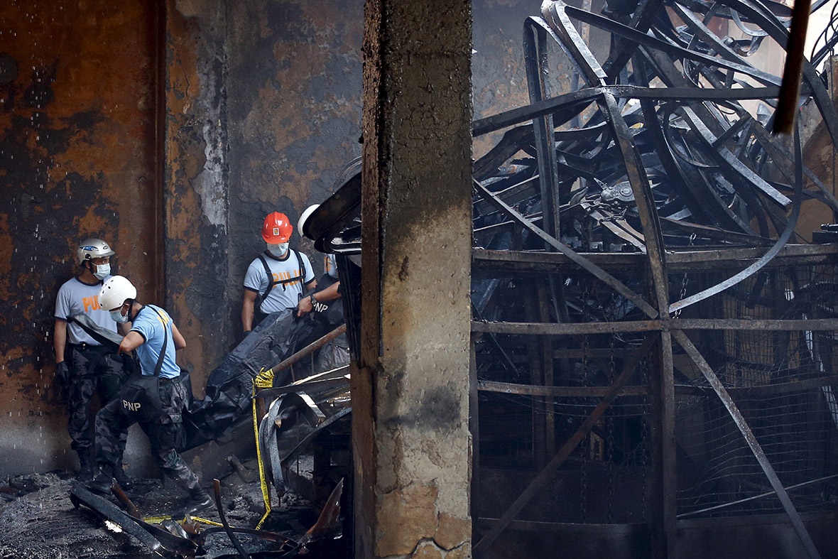 Vào thời điểm hỏa hoạn xảy ra, khoảng 300 công nhân đang làm việc tại nhà máy. Đám cháy bùng lên rất nhanh khiến rất nhiều người không kịp thoát ra ngoài.