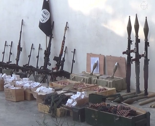 Sau khi chiếm Ramadi, IS thu giữ nhiều súng đạn của quân đội Iraq bỏ lại.