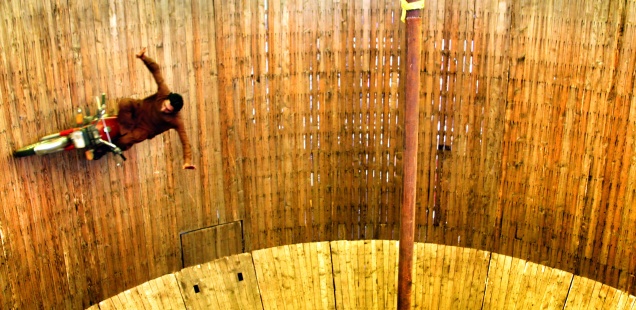 Hanh trinh kham pha cuoc song o vung nguy hiem nhat the gioi hinh anh