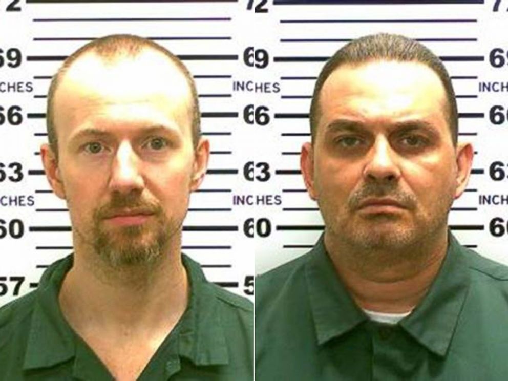 Phạm nhân vượt ngục David Sweat và Richard Matt gây chấn động nước Mỹ. Ảnh: AP