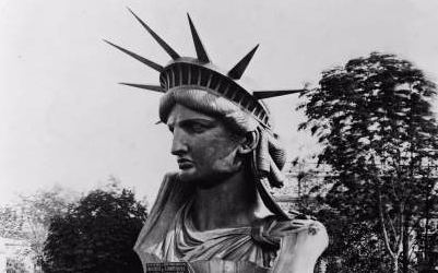 Hanh trinh den My cua tuong Nu than Tu do 130 nam truoc hinh anh