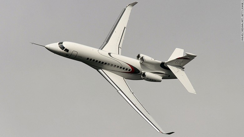 Máy bay Dassault Falcon 8X xuất hiện công khai lần đầu tại triển lãm ở Paris.