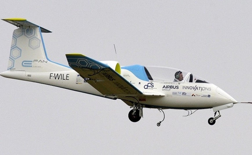 Máy bay E-Fan loại hai chỗ ngồi của hãng Airbus. 