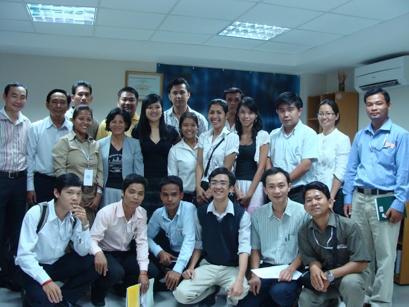 Đội ngũ thực hiện Như chưa hề có cuộc chia ly đã hỗ trợ nhóm sản xuất Không phải là giấc mơ trong một năm đầu. Ảnh: NCHCCCL