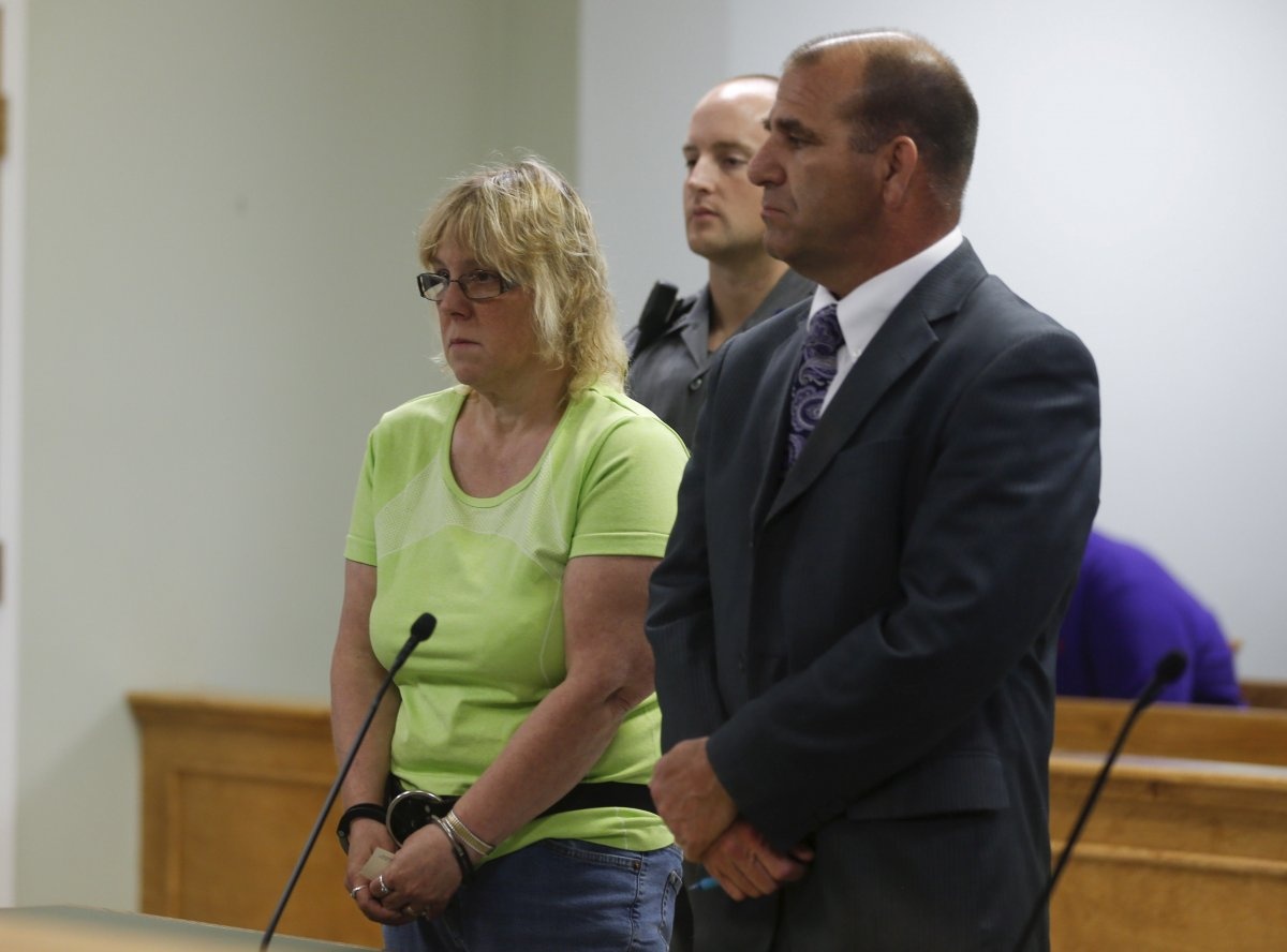 Ngày 16/6: Mitchell khẳng định cô vô tội tại phiên tòa. Ảnh: Reuters