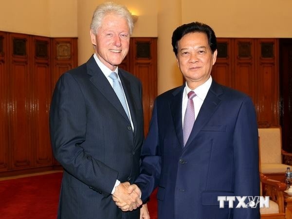 Cựu tổng thống Bill Clinton gặp Thủ tướng Nguyễn Tấn Dũng trong chuyến thăm Việt Nam lần thứ 4 của ông Clinton vào tháng 7/2014. Ảnh: TTXVN