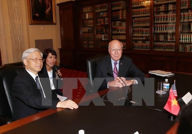 Tổng Bí thư Nguyễn Phú Trọng làm việc với nguyên Chủ tịch Thường trực Thượng viện Hoa Kỳ Patrick Leahy. (Ảnh : Trí Dũng/TTXVN)