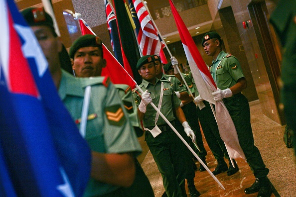 Đội binh sĩ danh dự Malaysia xuất hiện trong lễ tưởng niệm. Ngày 8/7 vừa qua, Malaysia để gửi một bản dự thảo nghị quyết đến các nước thành viên Hội đồng Bảo An Liên Hợp Quốc nhằm vận động thành lập một tòa án quốc tế để buộc tội thủ phạm gây ra thảm kịch.