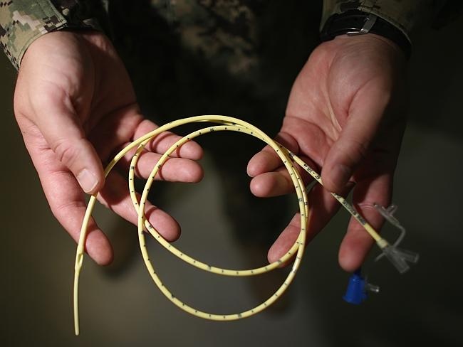 Ac mong an uong cua pham nhan trong nha tu khet tieng cua My hinh anh