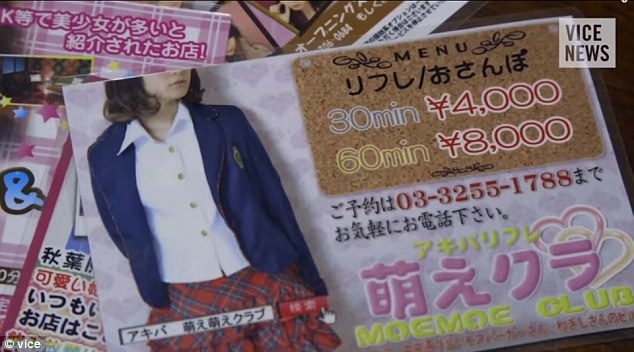 Một người đàn ông phải trả khoảng 4.000 yen để hẹn hò với cô gái trong 30 phút. Ảnh: Vice