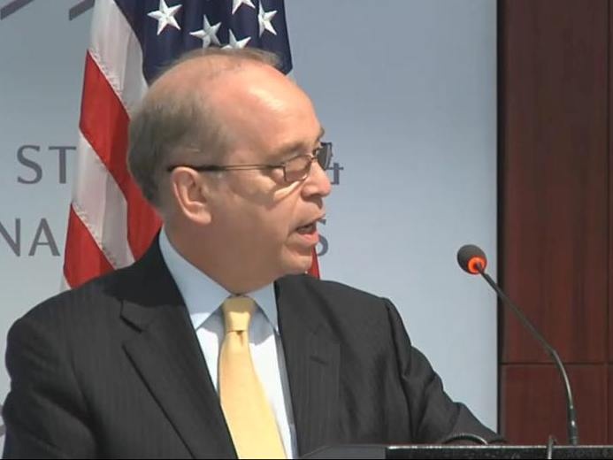 Trợ lý Ngoại trưởng Mỹ Daniel Russel phát biểu tại hội thảo. Ảnh: CSIS