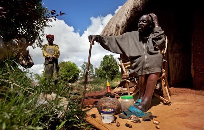 Bac si phu thuy du doan ve chuyen tham que nha cua ong Obama hinh anh