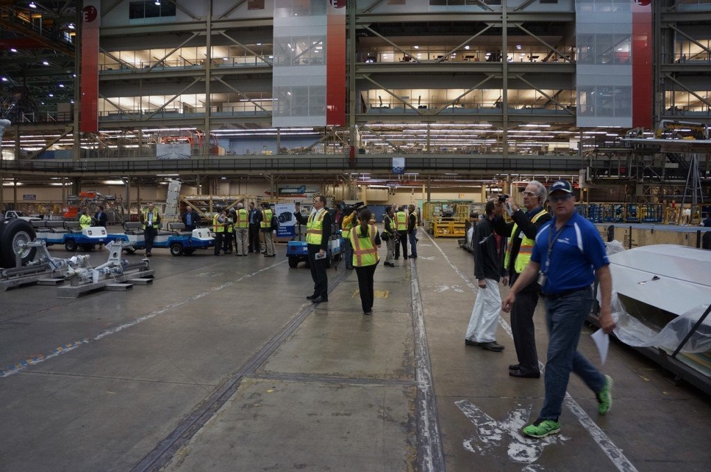 Bên trong nhà máy Everett, nơi sản xuất các chiếc 747 huyền thoại. Đây là nhà xưởng có không gian lớn nhất thế giới.