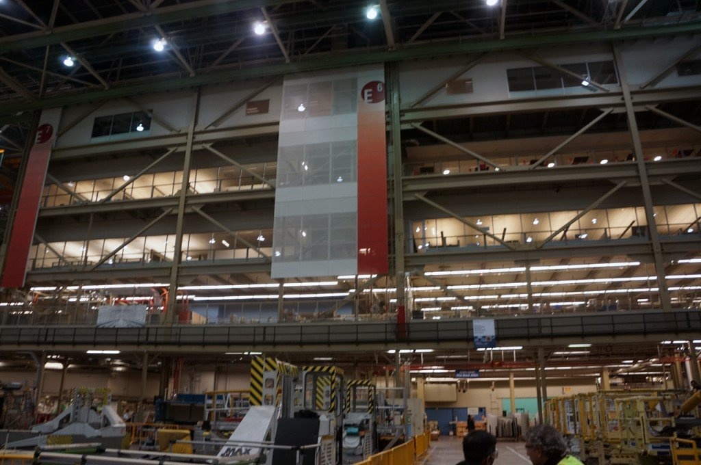 Hơn 30.000 nhân viên Boeing làm việc tại nhà xưởng này.