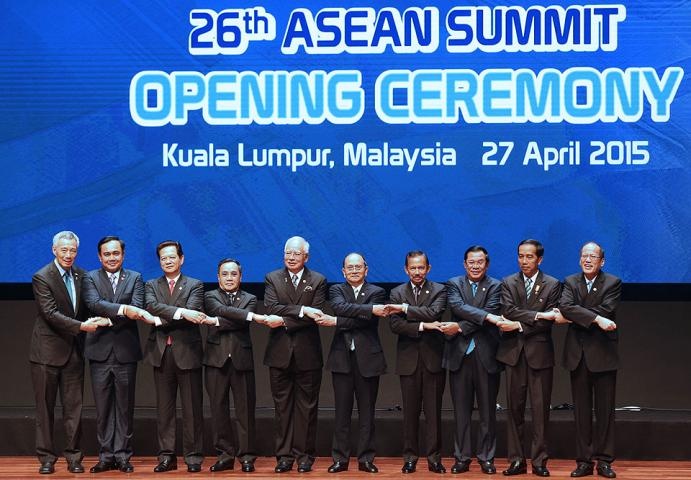Lãnh đạo các nước ASEAN dự hội nghị cấp cao lần 26 ở Malaysia vào tháng 4/2015. Ảnh: GMA