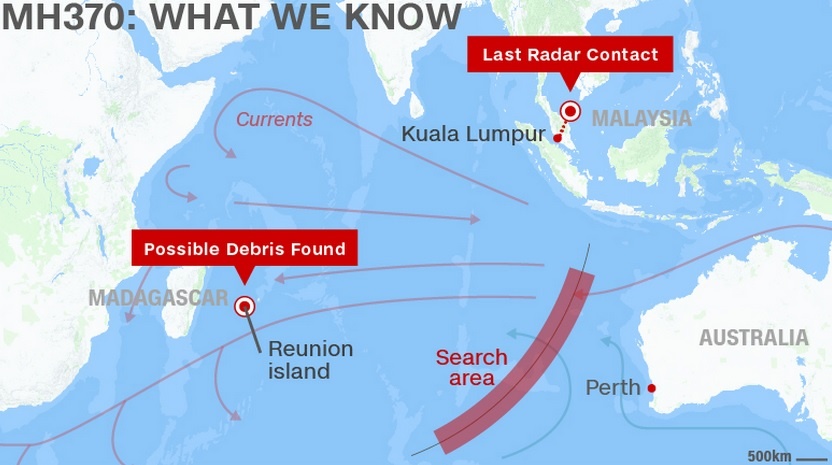 Bản đồ mô phỏng vị trí phát hiện vật thể (trái) và nơi thu được tín hiệu radar lần cuối của MH370 (trái). Ảnh: CNN