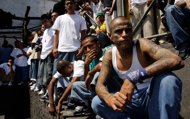 Một băng đảng đường phố ở El Salvador. Ảnh: Daily Beast