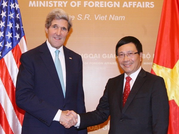 Hom nay Ngoai truong My John Kerry tham Viet Nam hinh anh