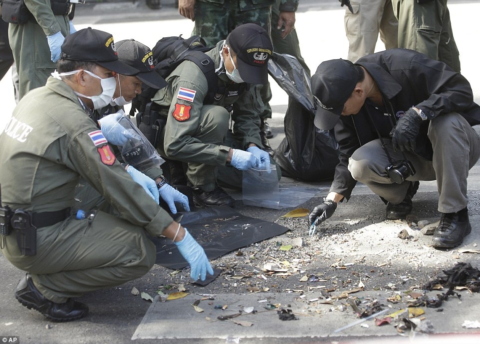 Co the nguoi nuoc ngoai va Thai Lan cung danh bom o Bangkok hinh anh