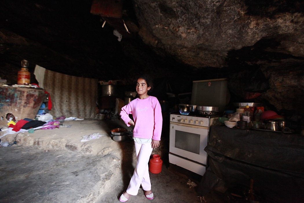  Gia đình cô Saheer Hamamdi là một trong số ít nhà sống trong hang rộng nên có thể mang bếp vào bên trong.