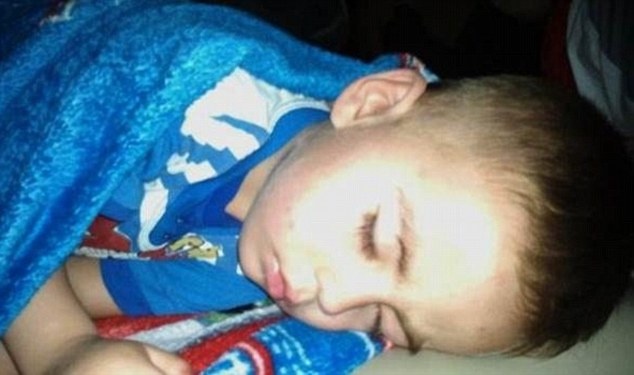 Buc anh cuoi cung cua em be Syria truoc khi tu nan hinh anh