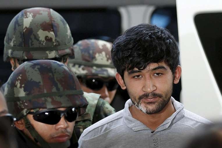 Nghi pham danh bom Bangkok khai ve ke chu muu hinh anh