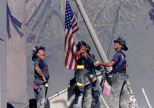 Nhung nhan vat trong anh bieu tuong vu 11/9 gio ra sao? hinh anh