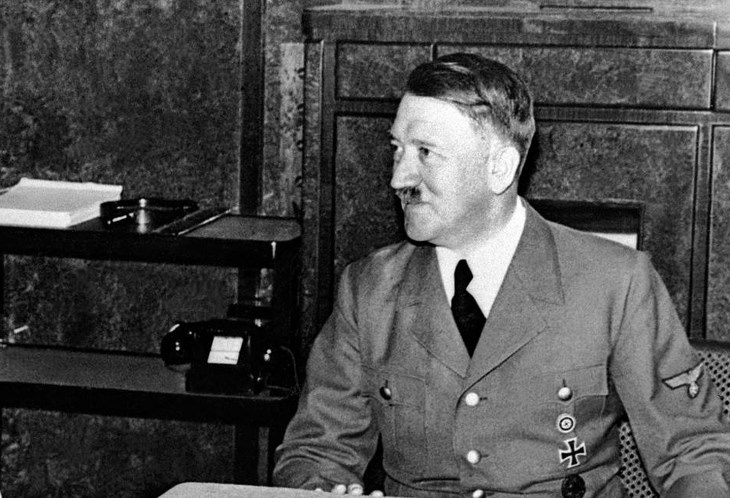 Hitler yêu điện ảnh và đặc biệt mê nữ diễn viên Marika Roekk người Đức gốc Áo. Ảnh: Getty
