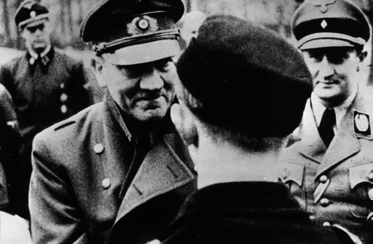 Hitler từng một thời vô gia cư và phải sống 4 năm trên đường phố Vienna, sống bằng nghề bán bưu thiếp do tự tay y làm. Có nguồn tin cho rằng thái độ bài Do Thái của y bắt nguồn từ thời y sống ở Vienna. Ảnh: Getty