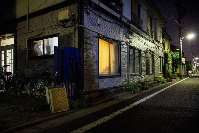 Người đàn ông 48 tuổi sống trong ngôi nhà này đã có quen hệ tình cảm với nhân vật Manaka trong 5 năm qua.