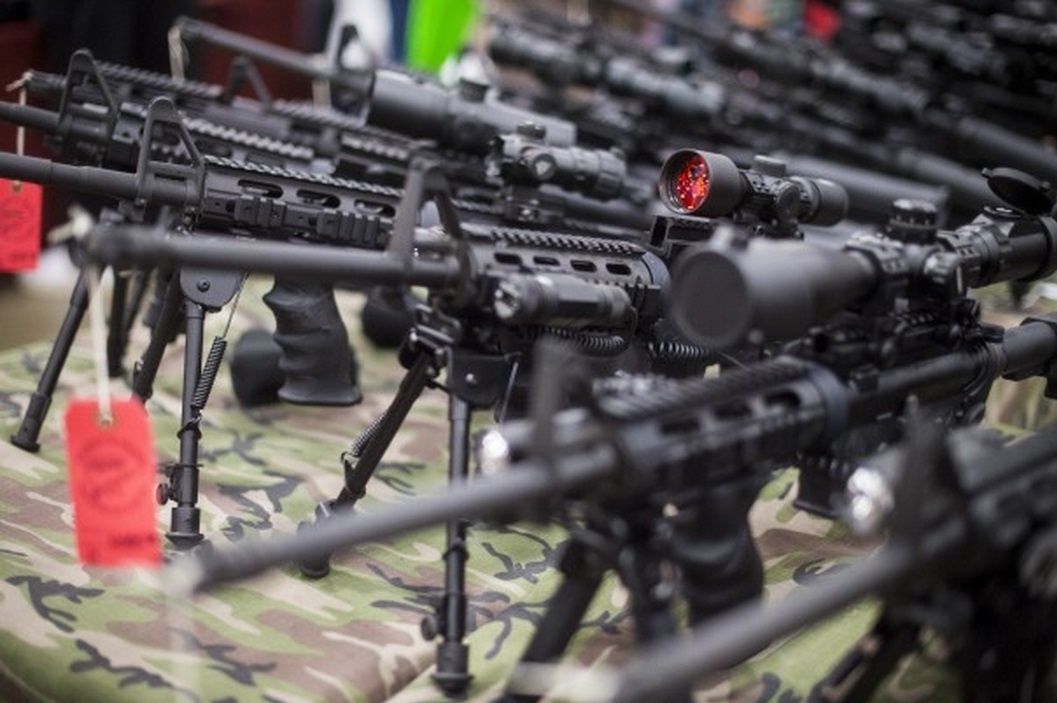 Hoi cho sung nhon nhip bat chap vu tham sat truong hoc My hinh anh