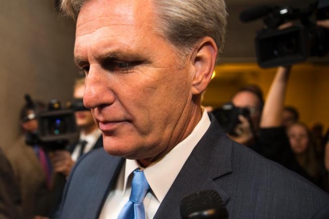 Ung vien chu tich Ha vien My bat ngo bo cuoc hinh anh