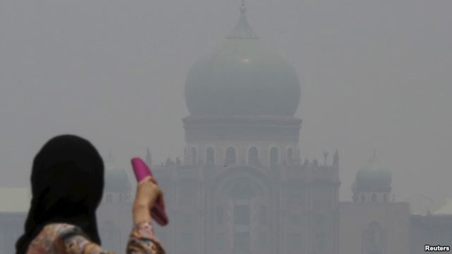 Cong ty Trung Quoc bi nghi dot rung gay khoi mu o Dong Nam A hinh anh