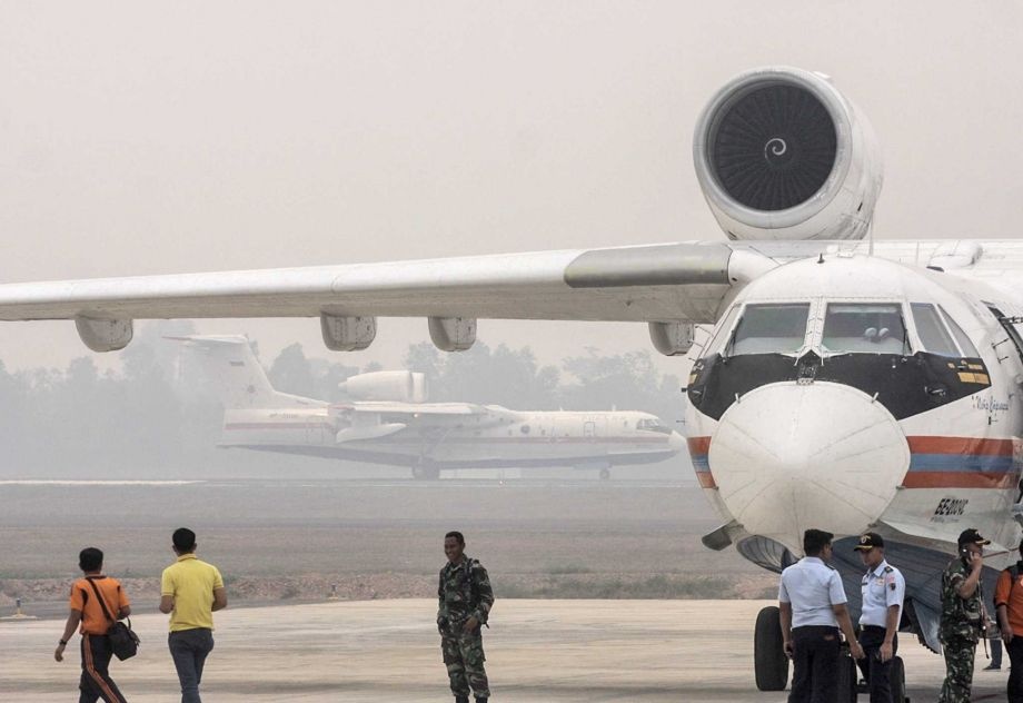 Quân đội Indonesia sử dụng những máy bay chữa cháy Beriev Be-200, hoặc 