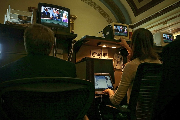 Các phóng viên đưa tin về tuyên bố bất ngờ của Phó tổng thống Biden. Nhà Trắng thông báo về sự kiện này với giới báo chí rất gấp, gần sát giờ phát biểu của ông Biden. Ảnh: AFP