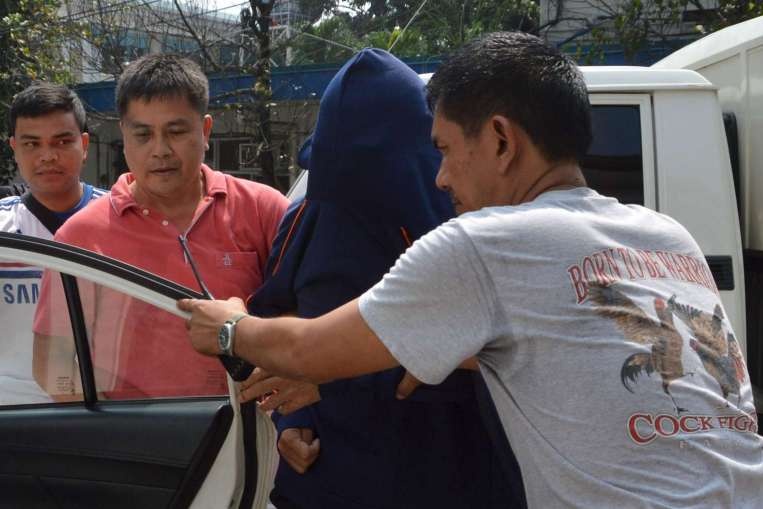 Dan do hai nha ngoai giao ban pho lanh su Trung Quoc ve nuoc hinh anh