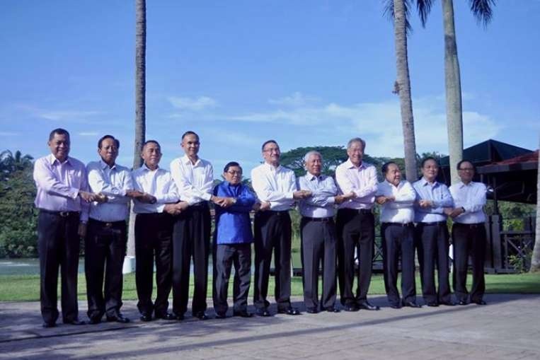 Thanh lap duong day nong giua bo truong Quoc phong ASEAN hinh anh