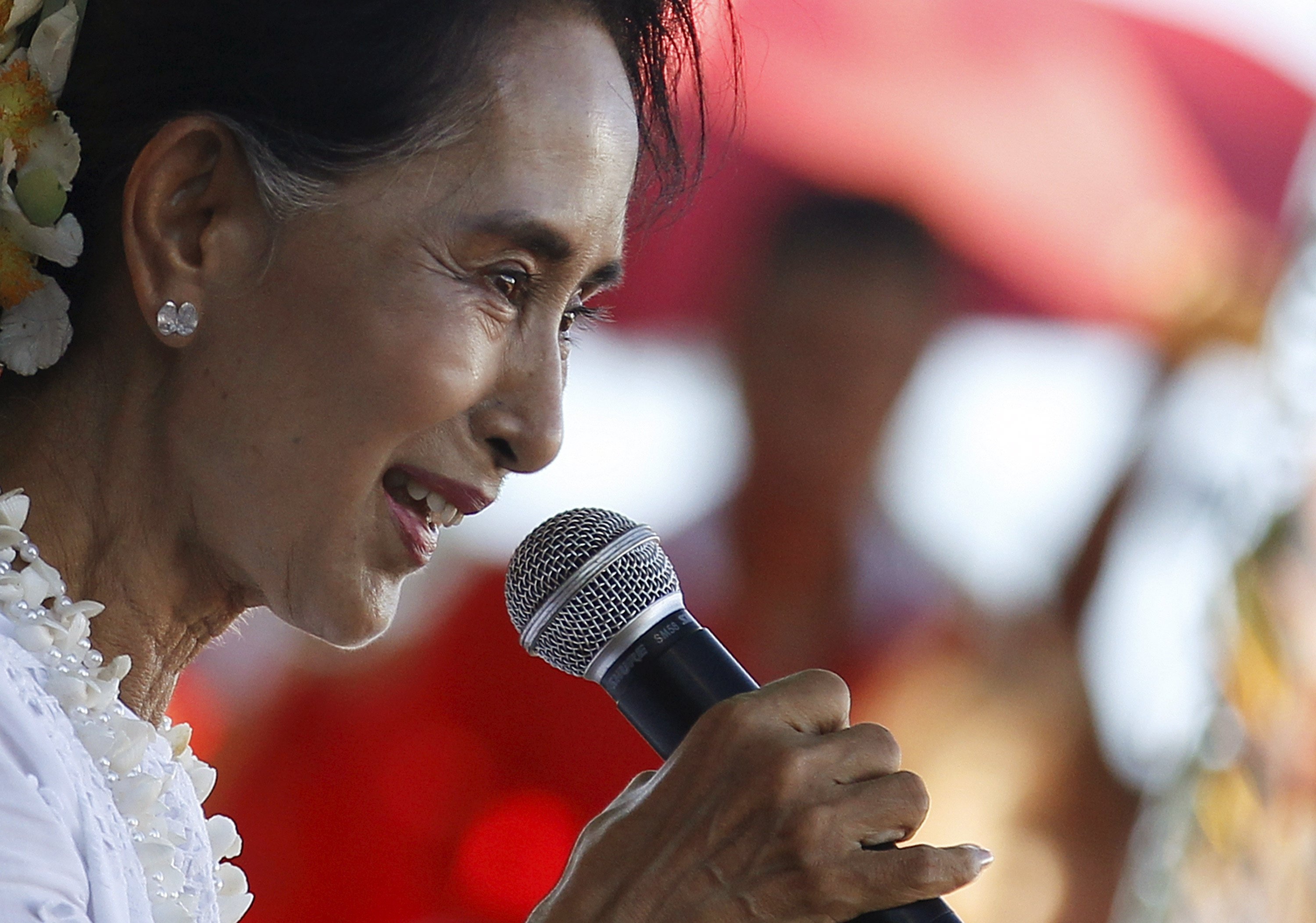 Ba Suu Kyi doi mat nhieu thach thuc hau bau cu hinh anh